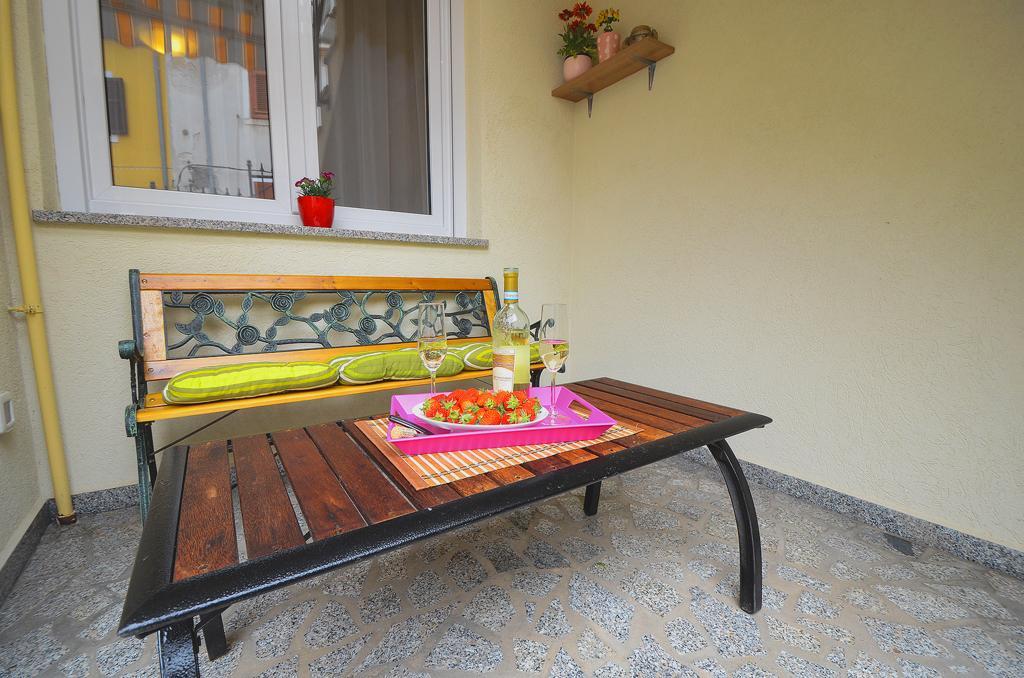 E&E Apartment Arena With Free Private Parking Pola Esterno foto
