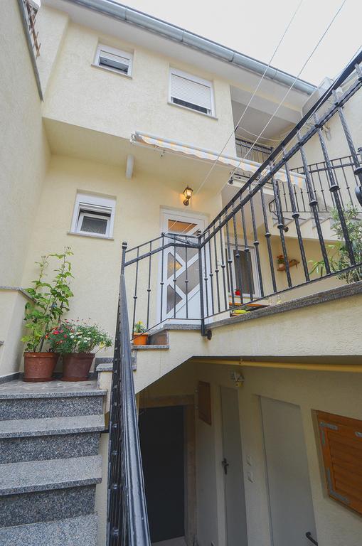 E&E Apartment Arena With Free Private Parking Pola Esterno foto