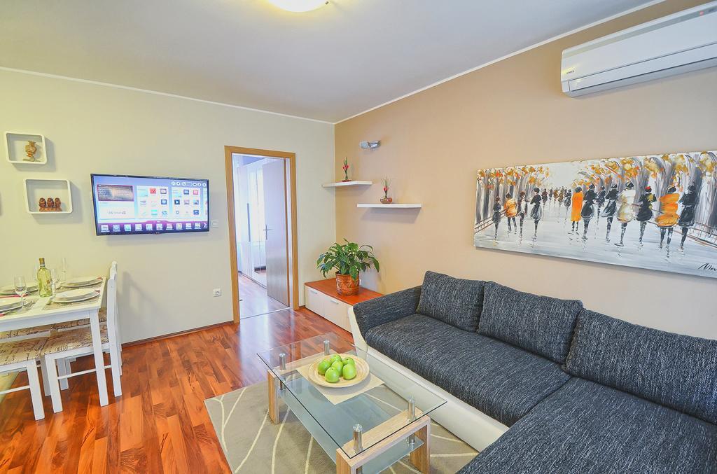 E&E Apartment Arena With Free Private Parking Pola Esterno foto