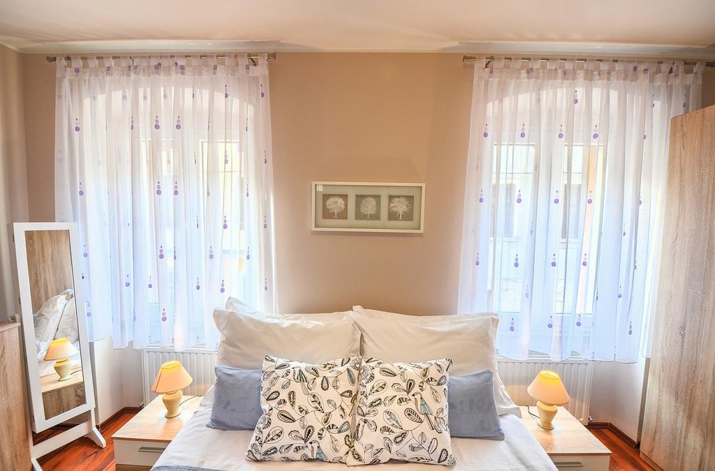 E&E Apartment Arena With Free Private Parking Pola Esterno foto