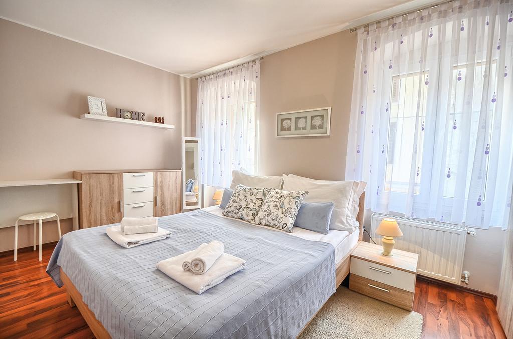 E&E Apartment Arena With Free Private Parking Pola Esterno foto